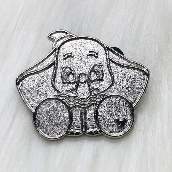🔮 5/$25 Disney Dumbo Chaser Pin - Picture 1 of 4